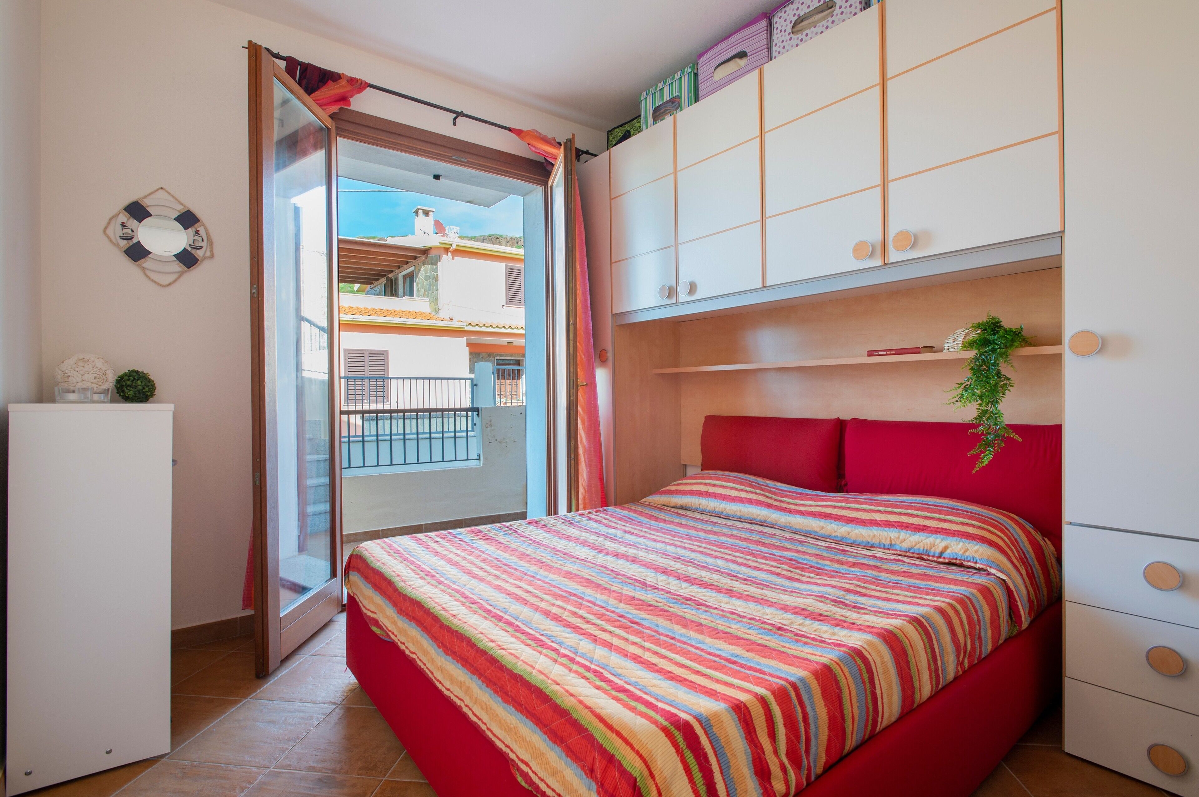 1 chambre, fer et planche à repasser, draps fournis