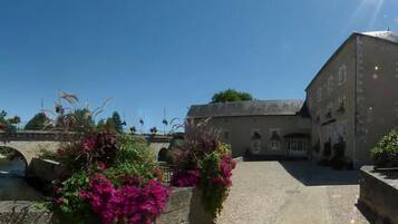 Enceinte de lâhĂ©bergement