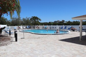 A heated pool - Updated Corner Unit! Views of the Gulf and Intercoastal! FREE Activities Included! ~ 401 Bayshores (Indian Shores)