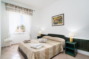 2 Schlafzimmer, Bügeleisen/Bügelbrett, Bettwäsche