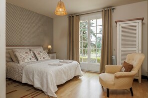 5 habitaciones, tabla de planchar con plancha y wifi gratis 