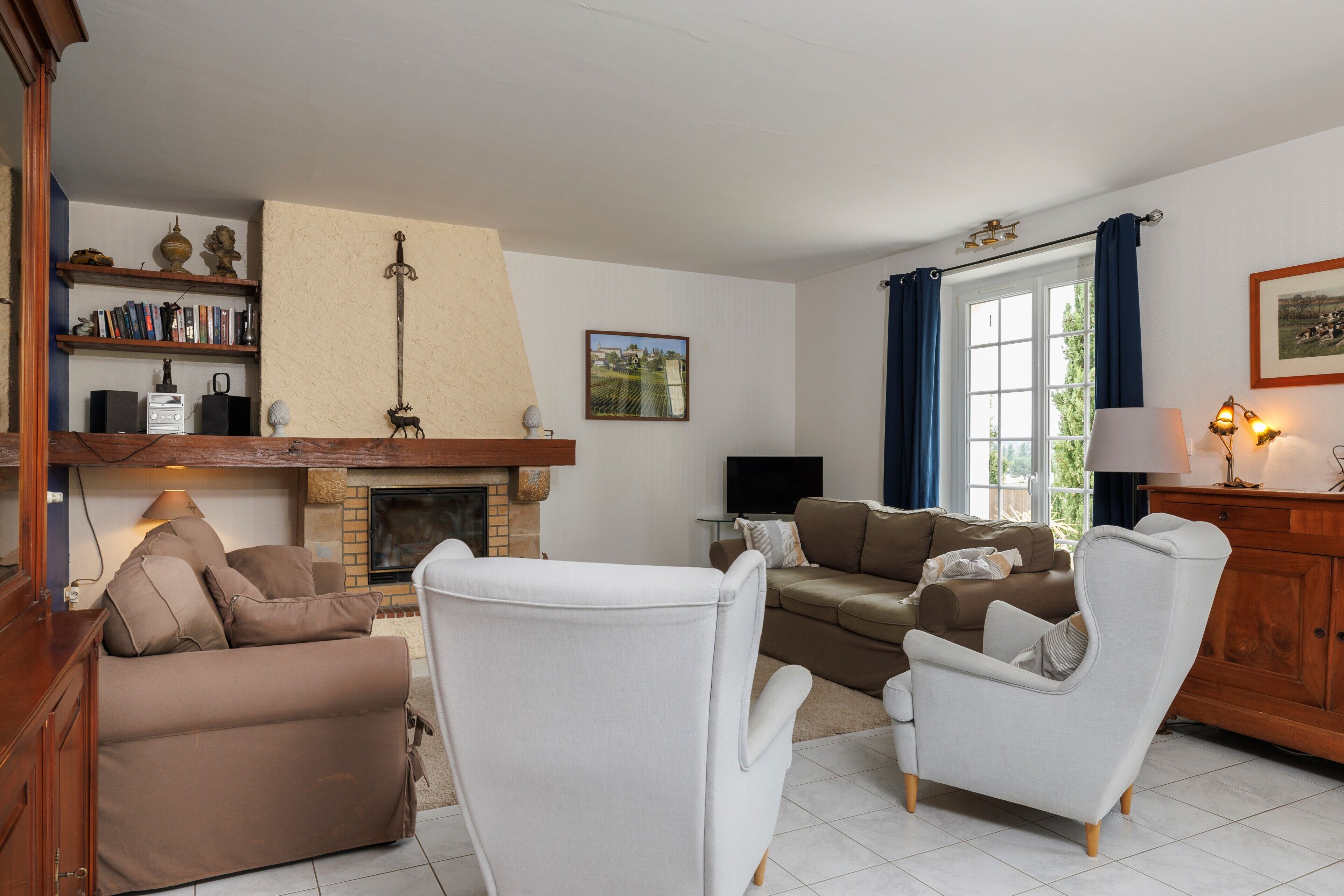 TV, fireplace, DVD player, table tennis