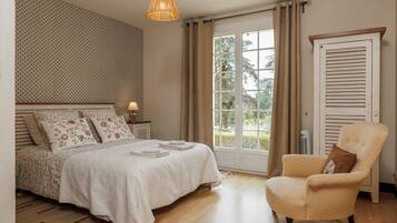 5 Schlafzimmer, Bügeleisen/Bügelbrett, kostenloses WLAN, Bettwäsche