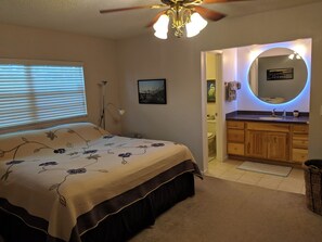 2 Schlafzimmer, Schreibtisch, Bügeleisen/Bügelbrett, kostenloses WLAN