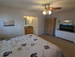 2 bedrooms, desk, iron/ironing board, free WiFi