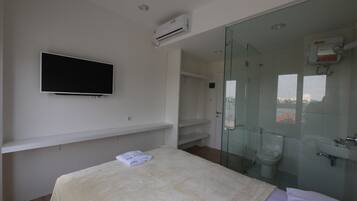 Desk, laptop workspace, free WiFi, bed sheets