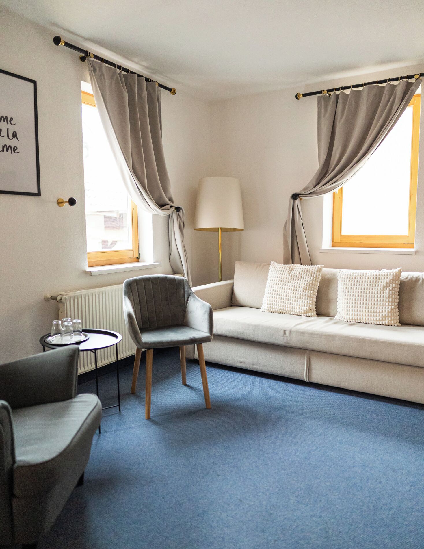 Business-Zimmer | Wohnbereich | Flachbildfernseher