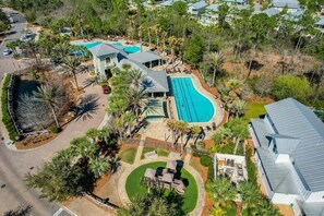 Exterior - Massive at 2,700+ SqFt, Golf Cart & 7 Bikes! 3 K Beds - A Wave from it All on 30 (Santa Rosa Beach)