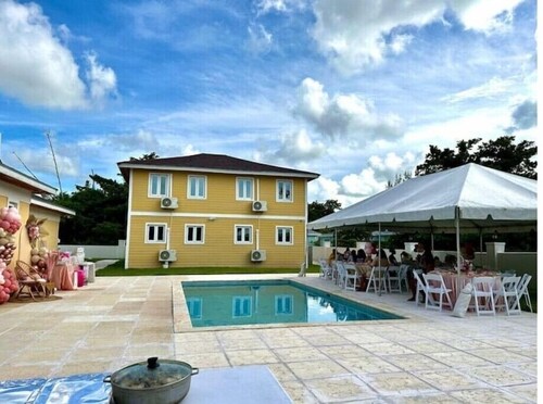 Blue Marlin - Upscale Studio w Pool Near Beach