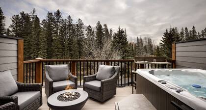 Private Hot Tub | Luxury Lodge Townhome