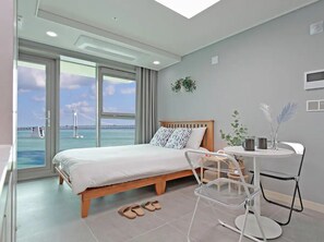 Deluxe Double Room | Select Comfort beds, individually decorated, individually furnished - El Momento Gwangan (Busan)
