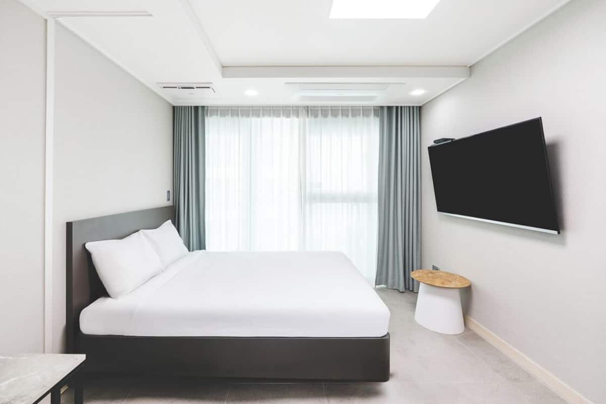 Half Ocean View Plus | Select Comfort beds, individually decorated, individually furnished