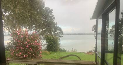 Waterfront - 3 bedroom, 2 bathroom, peaceful, private with- sunny conservatory