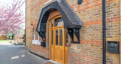 Teddington Lodge