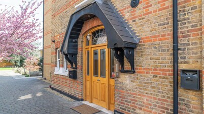 Teddington Lodge