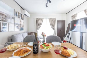 ART SHINSEKAI MINAMI Maisonette, Non Smoking | In-room dining