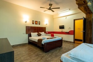 Deluxe Room, 1 King Bed, Non Smoking, City View