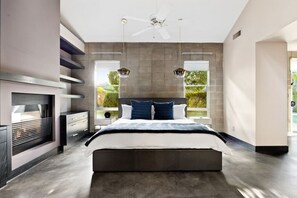 4 Schlafzimmer, Schreibtisch, Bügeleisen/Bügelbrett, Reisekinderbett