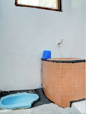 Double Room | Bathroom | Shower, towels