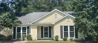 🌟🌟No Stairs, 86” TVs, King Beds & Massage Near UGA🌟🌟