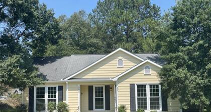 🌟🌟No Stairs, 86” TVs, King Beds & Massage Near UGA🌟🌟