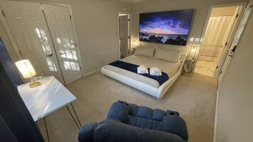 4 slaapkamers, een bureau, een strijkplank/strijkijzer, wifi