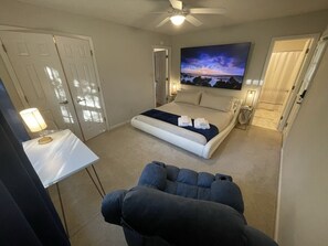 4 bedrooms, desk, iron/ironing board, WiFi