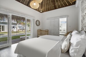 5 bedrooms, premium bedding, in-room safe, desk - Villa Surga Julie by Alfred in Bali (Seminyak)
