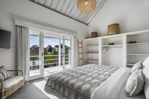 5 bedrooms, premium bedding, in-room safe, desk - Villa Surga Julie by Alfred in Bali (Seminyak)