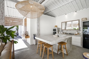 Private kitchen - Villa Surga Julie by Alfred in Bali (Seminyak)