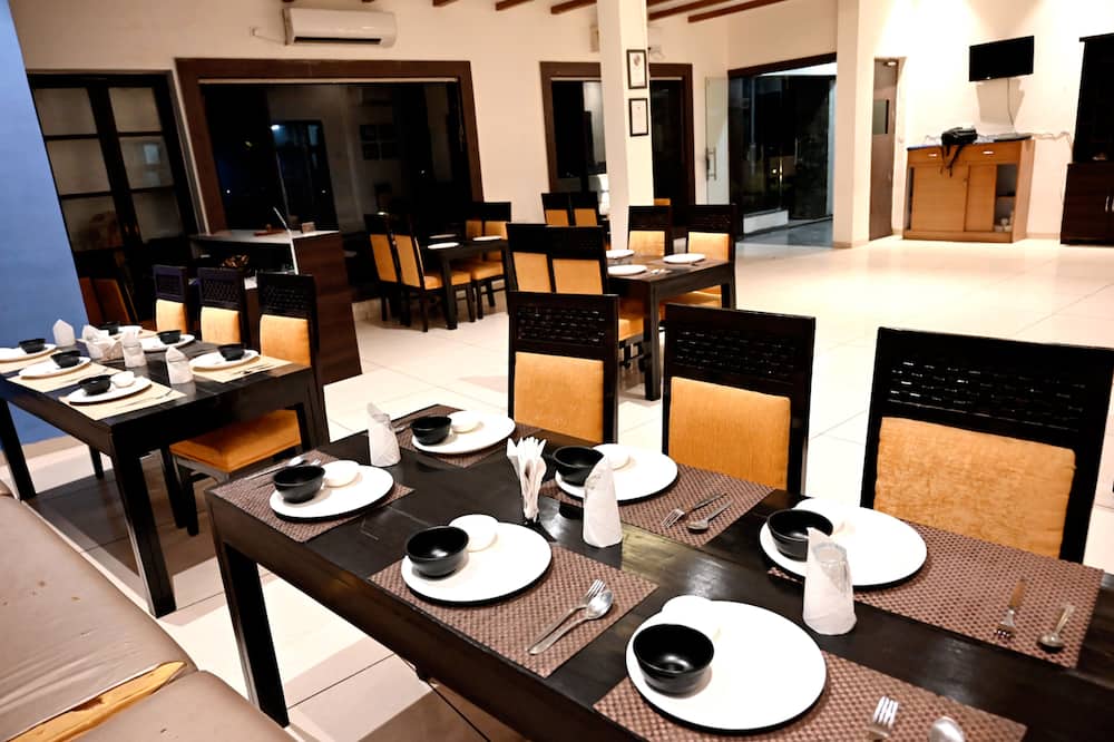 Hotel Badrika Inn - Rewa