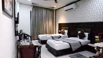 Deluxe Room | 1 bedroom, free WiFi