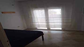 1 sovrum, wi-fi och sÀngklÀder