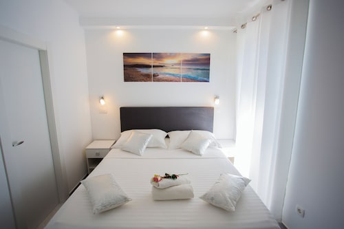 Nirvana Garden Rooms