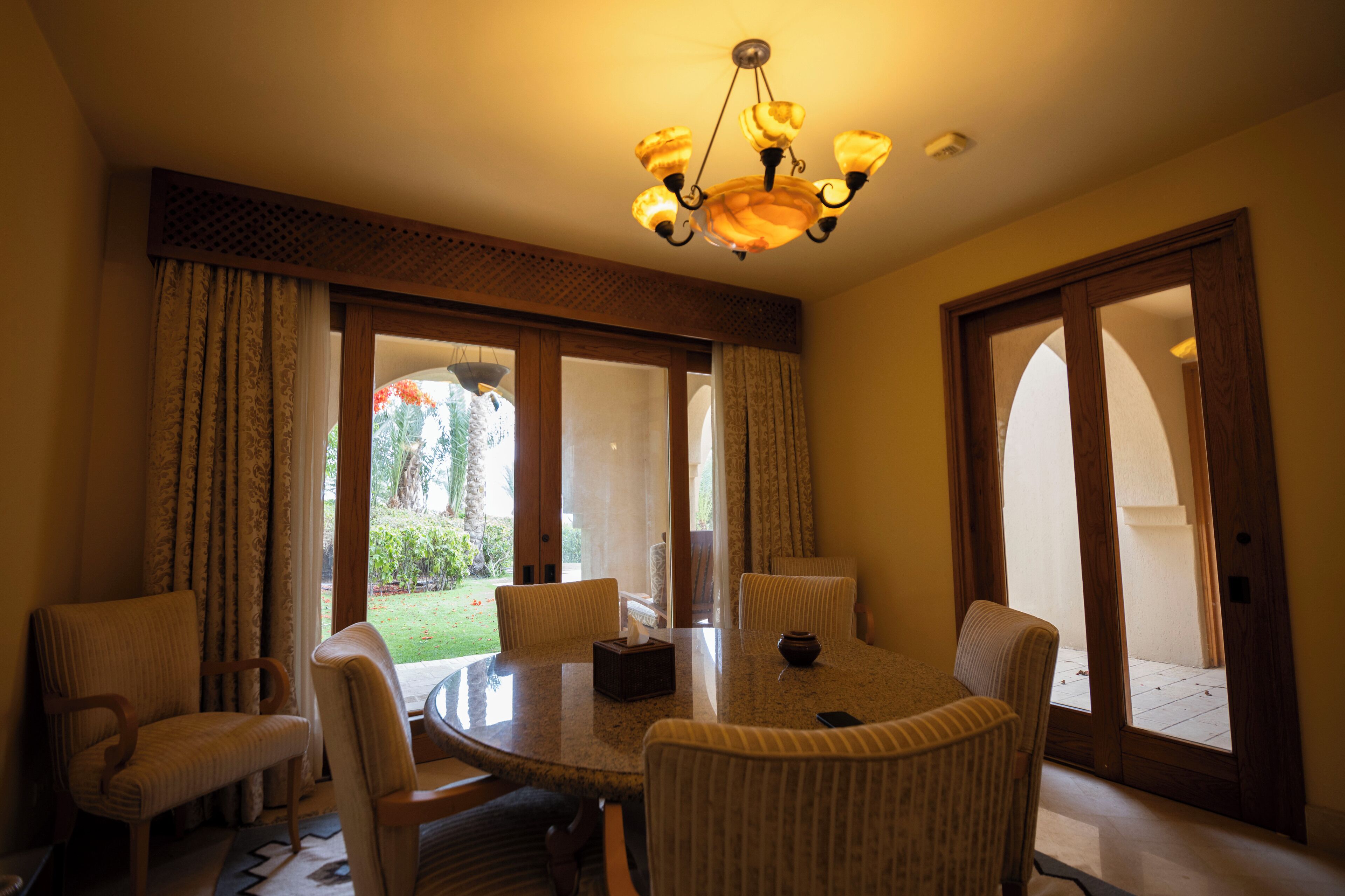 43-inch led tv with satellite channels