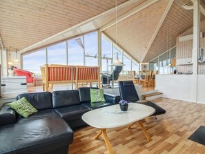 Interior - "Hilmer" - 180m from the sea by Interhome (Løkken)