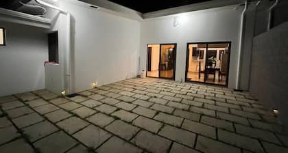 cozy lovely white new house 2 minutes to the mall and gas station
