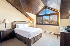 3 habitaciones, tabla de planchar con plancha, cuna de viaje y wifi