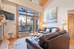 Televisión, chimenea