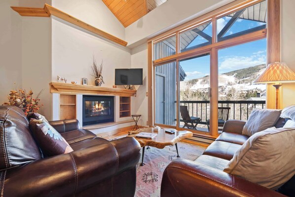 Televisión, chimenea