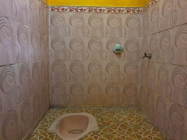 Double Room | Bathroom | Shower, towels