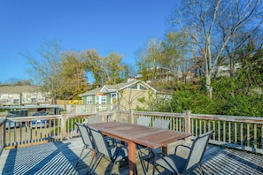 تناول الطعام بالخارج