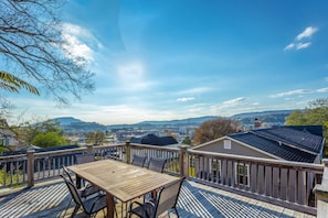 تناول الطعام بالخارج