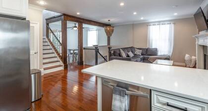 Downtown Chatt | Sleeps 17 | Game Room +Huge Deck