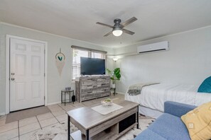 1 chambre, fer et planche à repasser, Wi-Fi gratuit, draps fournis