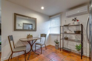 Dining - Southwest 2BR Casita • Dog Park • Gated Parking / #1 (Tucson)