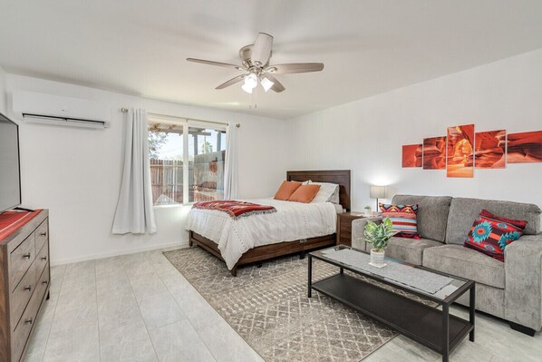 1 soverom, strykejern/-brett, wi-fi (inkludert) og sengetøy