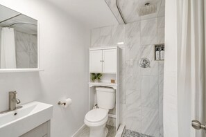 Hårføner og håndklær