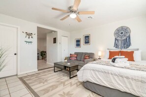 1 chambre, fer et planche à repasser, Wi-Fi gratuit, draps fournis