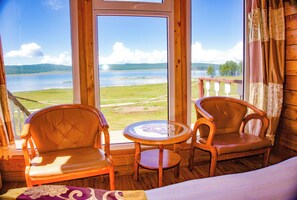 1 bedroom, individually decorated, individually furnished, desk - Alag Tsar Tourist Camp Khuvsgul Mongolia (Chandmani-Undur)